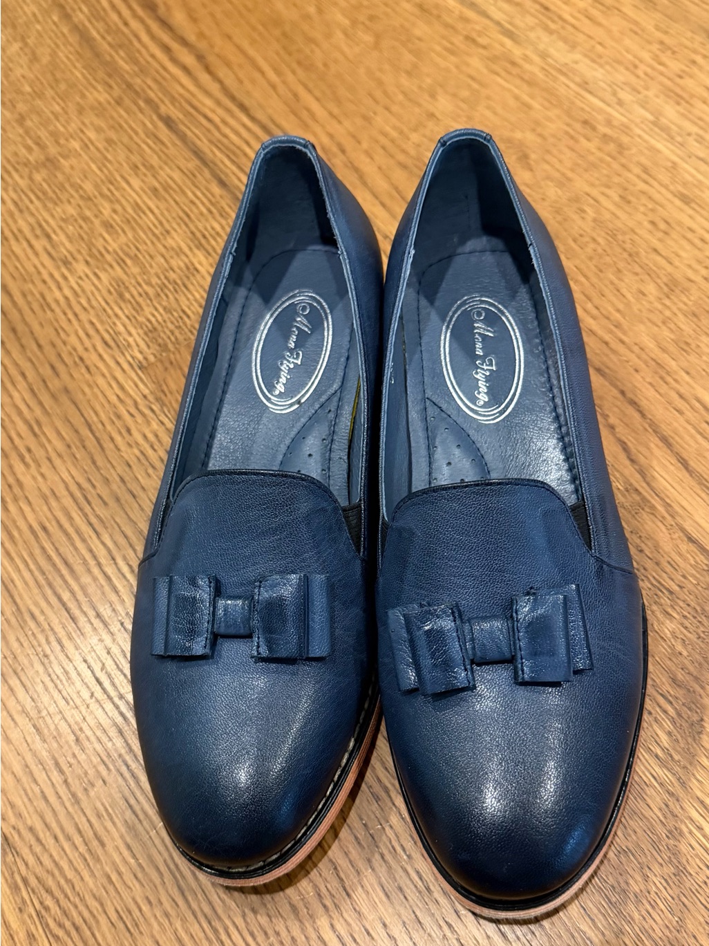Mona Flying Women's Leather Bow Penny Loafer Business Or Casual Slip On Navy 6.5